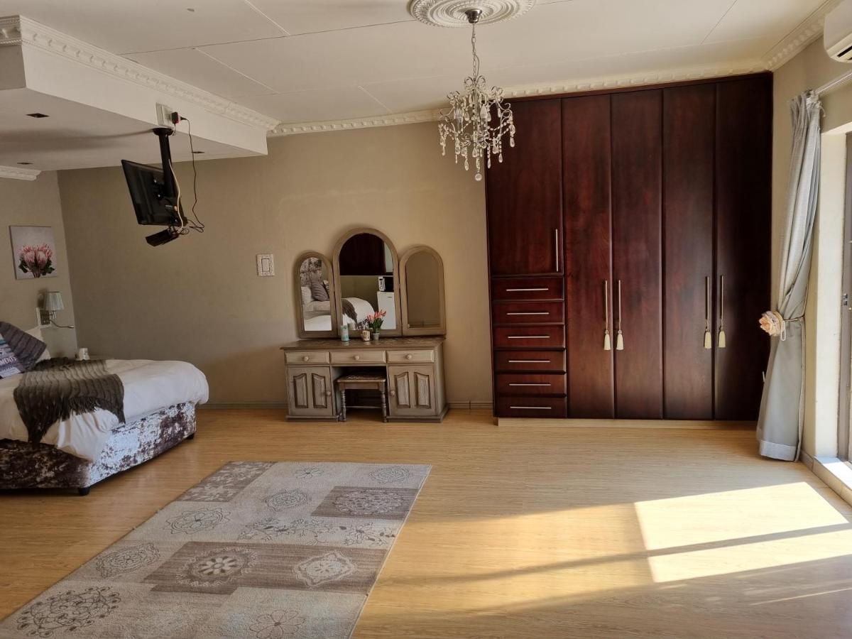 @Home Guest House Zeerust 外观 照片